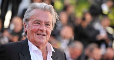 Alain Delon Net Worth 2021: Car, Salary, Assets, Earnings