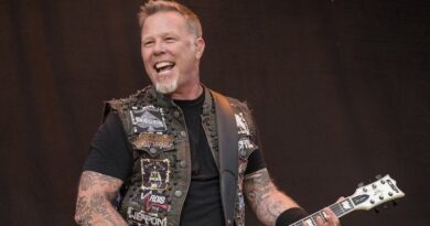 James Hetfield Net Worth 2021 – Metallica’s Frontmen, Famous Guitarist, and Singer