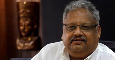 Rakesh Jhunjhunwala Net Worth 2021 – Earnings, Business, Bio