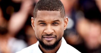 Usher Net Worth 2021 – R’n’B Star