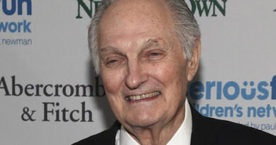 Alan Alda Net Worth – Biography, Career, Spouse And More